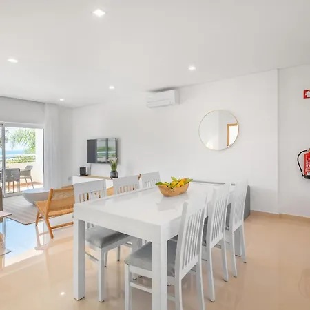Ocean & Beach 4 With Pool By Homing Apartament *