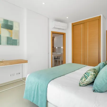 Apartman Ocean & Beach 4 With Pool By Homing *