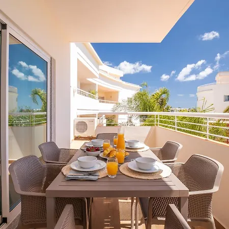 Apartman Ocean & Beach 4 With Pool By Homing