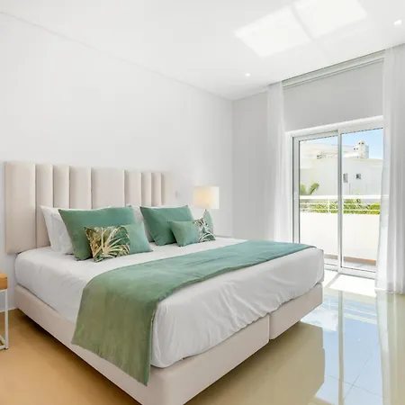 Ocean & Beach 4 With Pool By Homing