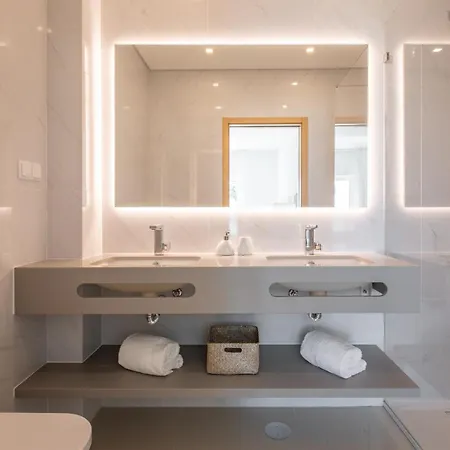 Apartamento Ocean & Beach 4 With Pool By Homing *