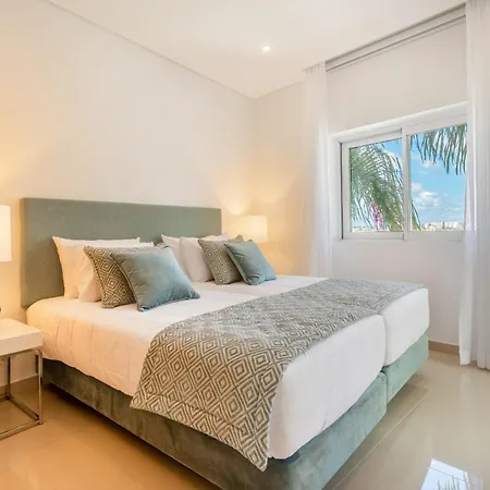 Ocean & Beach 4 With Pool By Homing